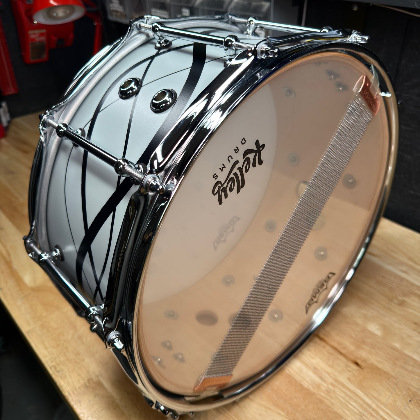 Vented 6.5x14, grey and black snare drum